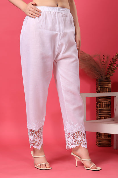 Kex Women Cotton Blend Embroidered White Trouser